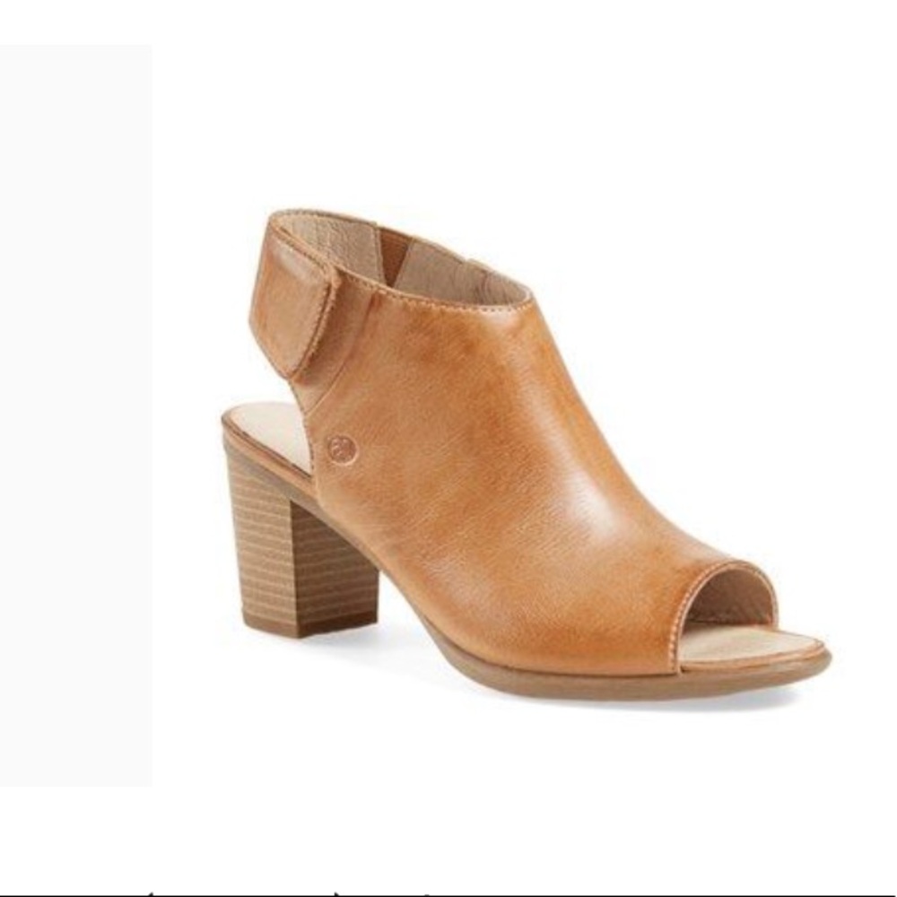 Josef Seibel  leather peep toe